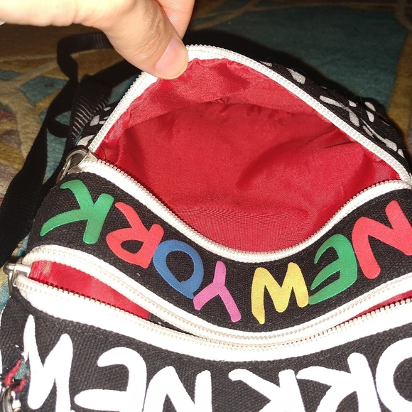 Robin Ruth NY Purse 👛 - Picture 4 of 5